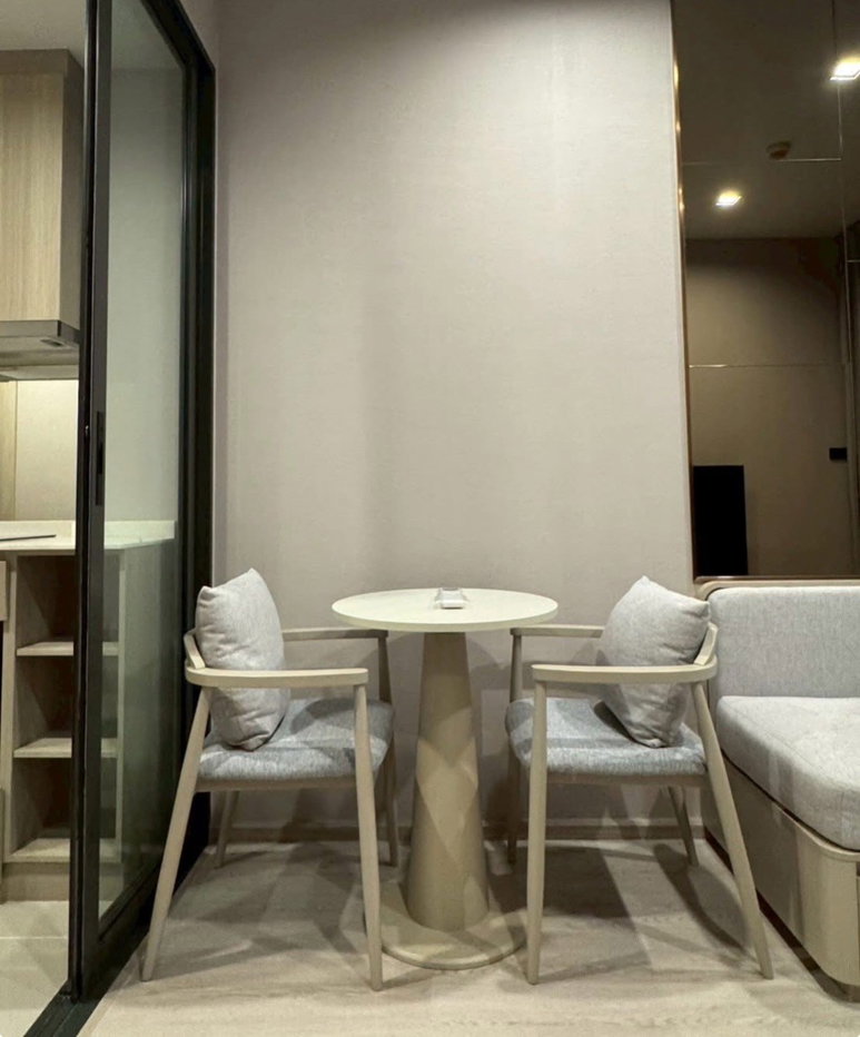 picture Reference Sathorn - Wongwianyai  - 2/13