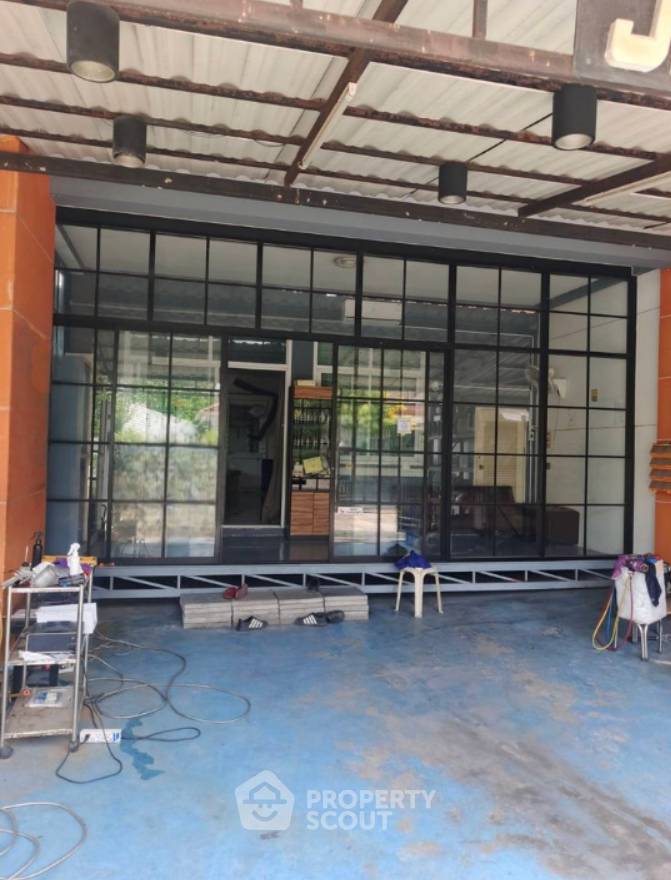 รูป ทาวน์เฮาส์ 3 ห้องนอน ขาย ทรัพย์รุ่งเรือง ซิตี้ 2 บ้านกะอ อำเภอพานทอง (ID 2595762) - รูปที่ 2/3