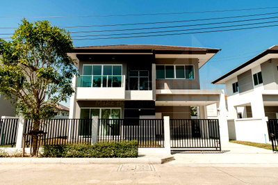 บ้านเดี่ยว กรุงเทพมหานคร : The One Life Bangna 4 bedrooms, for sale
