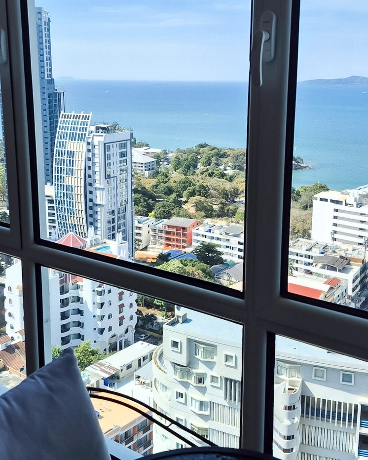 picture The Cliff Condominium Pratumnak Hill for Rent - 1/10