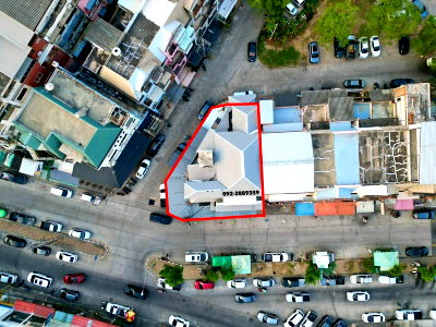 Shophouses for sale Kasetsart University Si Racha Campus : Five-story commercial building for sale in an excellent location, with an existing business, in the heart of Sriracha, Chonburi.