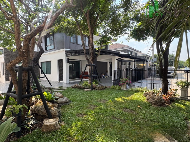 บ้านเดี่ยวให้เช่า : ให้เช่าบ้านเดี่ยว หมู่บ้านมัณฑนา บางนา กม.7 หลังมุม เป็นส่วนตัว ( SPSEVE1679 )