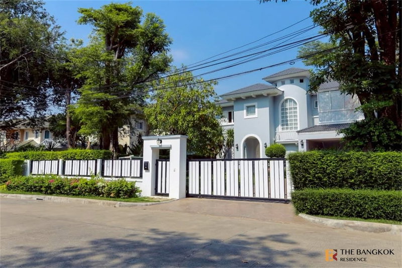 Houses for sale : 🏡 Golden Nakara ✨ - Beautiful Large Home  near Rama 9 Expressway