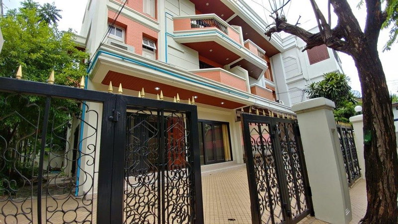 Home office for rent : Semi-Detached House for home office 5 bedrooms in Soi Ari