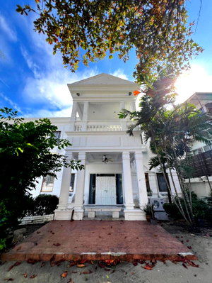 เช่าบ้านเดี่ยว วัน แบงค็อก   : ให้ เช่าบ้านเดี่ยว Sukhumvit Villa 9 ห้องนอน 170 ตร.วา ในย่านสุขุมวิท 36 – เป็นส่วนตัว กว้างขวาง และหาได้ยาก ใกล้ BTS ทองหล่อ