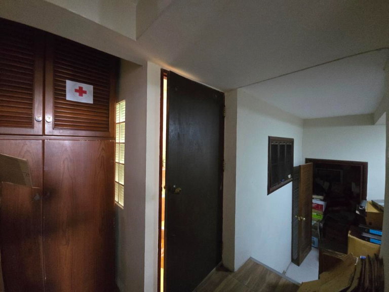 รูป บ้านเเฝด 4 ชั้นเล่นระดับเหมาะสำหรับโฮมออฟฟิส มี 5 ห้องนอน 350 ตรม.10 นาทีเดินถึงสถานีรถไฟฟ้าอารีย์ - รูปที่ 89/115