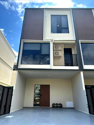 Townhouses for sale : 📌 Urgent Sale‼️ Great Location, Fully Functional, Ready to Move In ✅ Altitude Craft Bangna MD-25085747