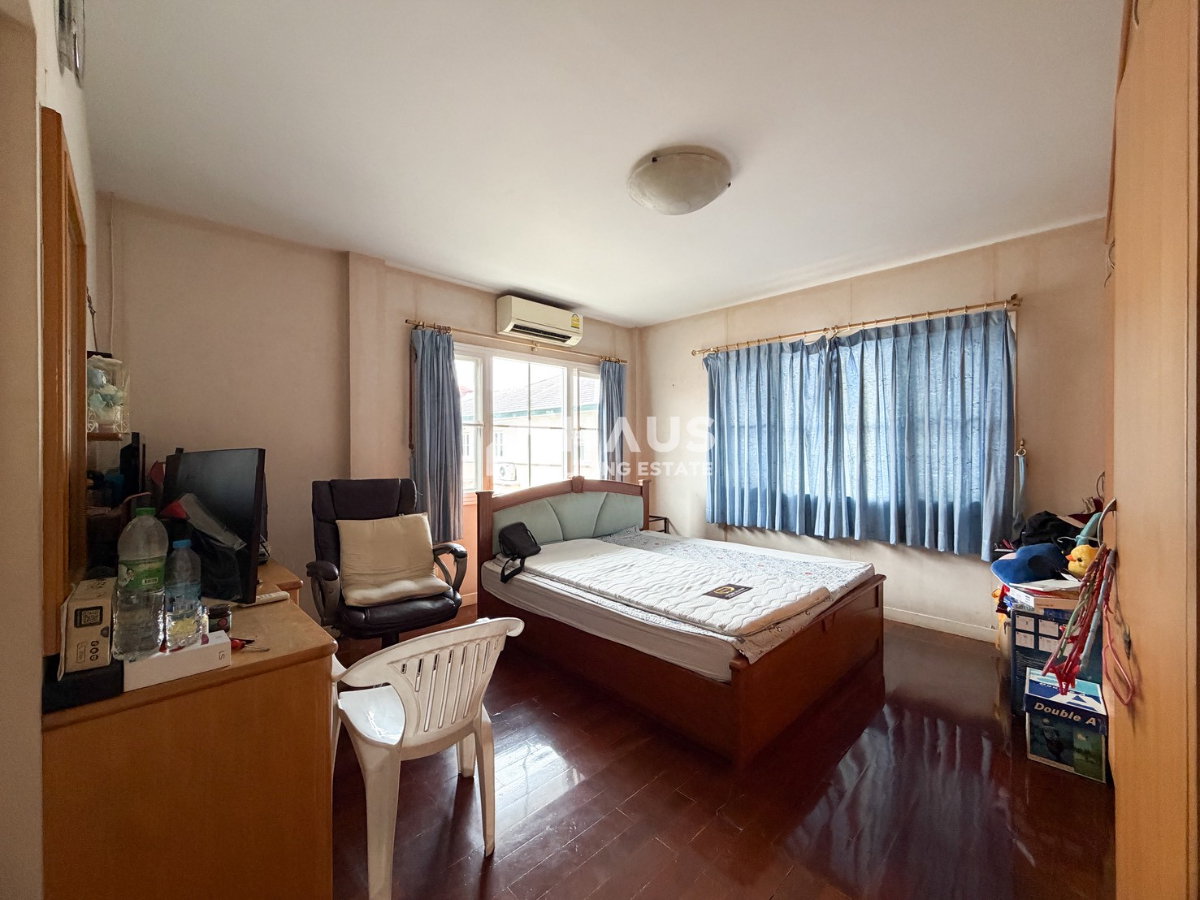 picture Ladawan Phutthamonthon Sai 2 / 4 Bedrooms #HPHU022 - 25/35