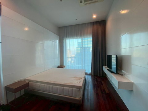 LTHC14329 – Condo for Rent | Circle Condominium Nana | 176 sqm | 3 Beds 3 Baths | Near BTS Nana | 85K/Month