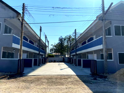ทาวน์โฮม เพชรบุรี : ขายราคาพิเศษ รีสอร์ท[โครงการปึกเตียน] ขนาด 209 ตรว. ทาวน์เฮ้าส์ 2 ชั้น 14หลัง [รวม2แปลง] 28นอน 28น้ำ ตกแต่งใหม่ พร้อมเปิดกิจการ [ปึกเตียน-เพชรบุรี]
