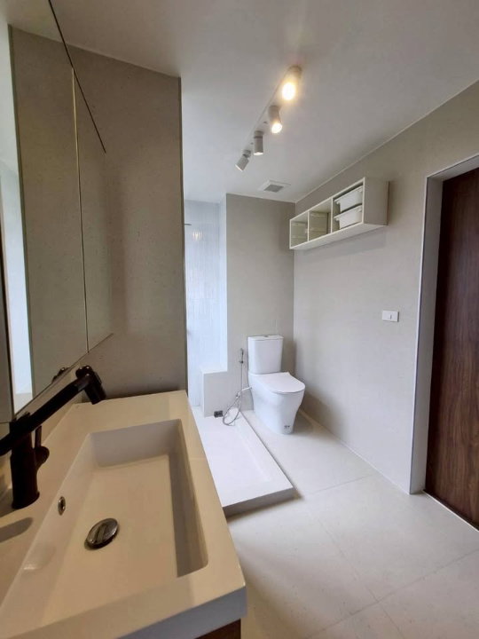 picture ð âĻ Green Point Silom | 2-Bedroom Condo for Sale (HBH-ST-143) - 9/10