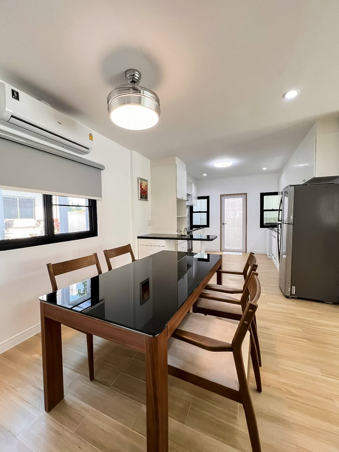 รูป Beachfront Pool Villa for Rent in Na Jomtien - รูปที่ 3/18