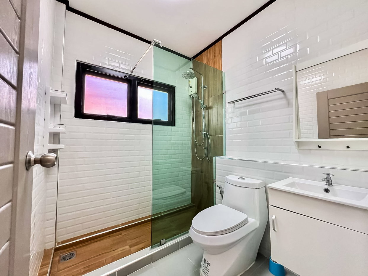 รูป Beachfront Pool Villa for Rent in Na Jomtien - รูปที่ 15/18