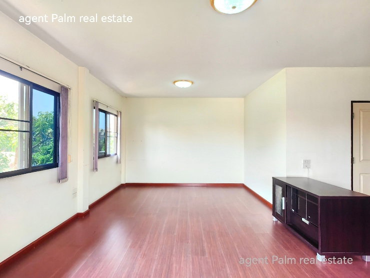 รูป 🏡✨ โอกาสการลงทุนอสังหาริมทรัพย์ในเขต EEC ชลบุรี บ้านพักอาศัย + โฮมออฟฟิศ บนทำเลศักยภาพสำหรับนักลงทุน - รูปที่ 12/20