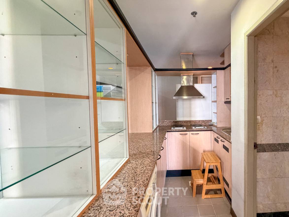 รูป คอนโด 2 ห้องนอน ชั้นสูง 18 81 ตร.ม. ขายที่ Asoke Place ใกล้ MRT สุขุมวิท 300 ม. (ID 2610847) - รูปที่ 3/5