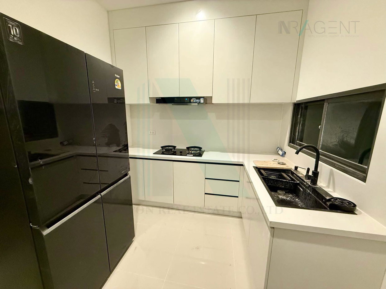 รูป 📌 ให้เช่าบ้านเดี่ยว 2 ชั้น บางกอก บูเลอวาร์ด ศรีนครินทร์-บางนา 4 ห้องนอน 5 ห้องน้ำ - รูปที่ 4/8