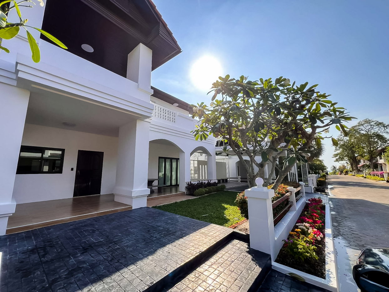 รูป Beachfront Pool Villa for Rent in Na Jomtien - รูปที่ 18/18