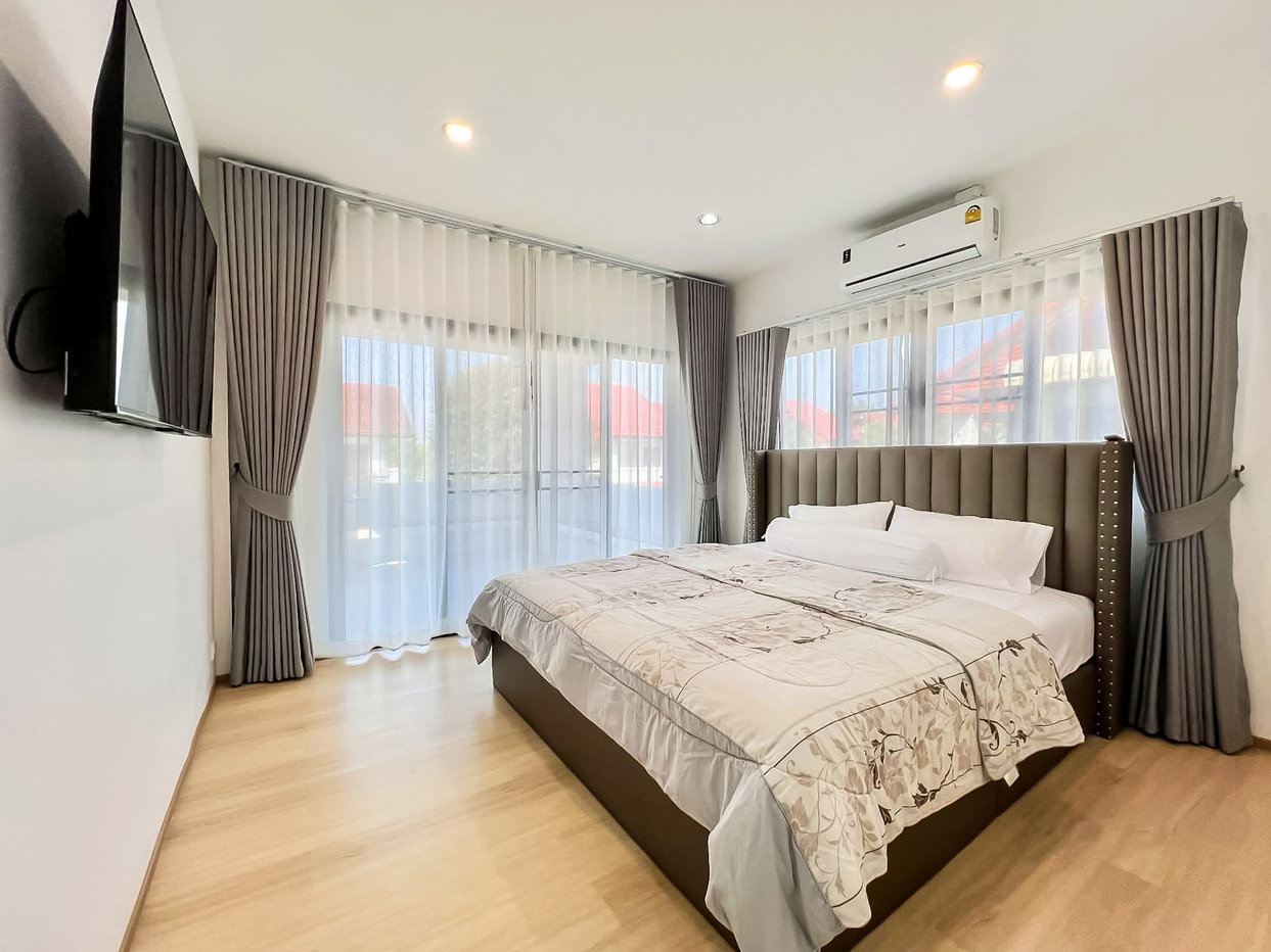 รูป Beachfront Pool Villa for Rent in Na Jomtien - รูปที่ 9/18
