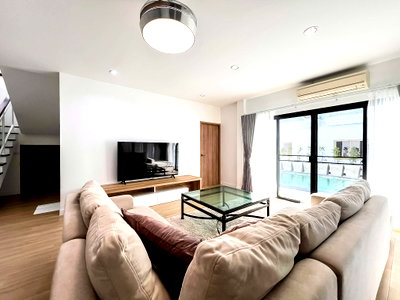 เช่าบ้านเดี่ยว วิทยาลัยเทคนิคสัตหีบ : Beachfront Pool Villa for Rent in Na Jomtien