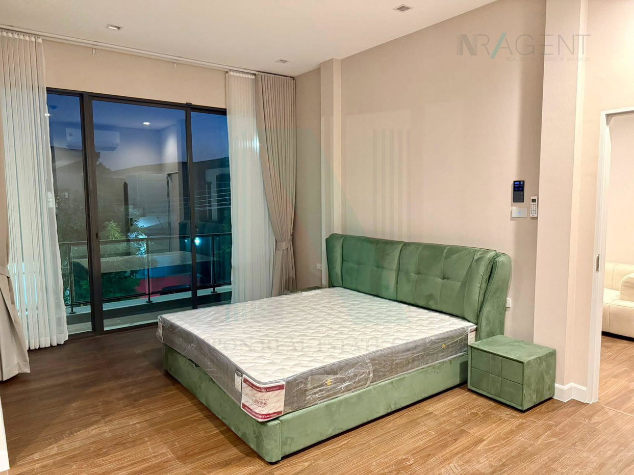 รูป 📌 ให้เช่าบ้านเดี่ยว 2 ชั้น บางกอก บูเลอวาร์ด ศรีนครินทร์-บางนา 4 ห้องนอน 5 ห้องน้ำ - รูปที่ 6/8
