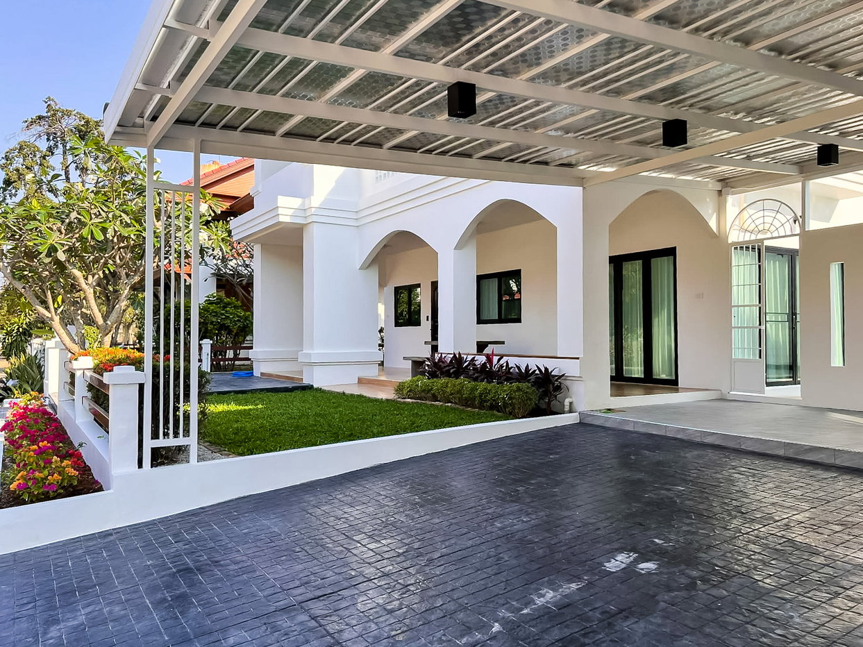รูป Beachfront Pool Villa for Rent in Na Jomtien - รูปที่ 17/18