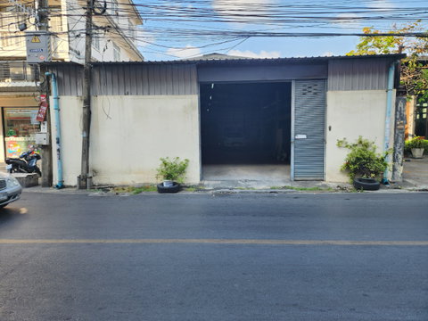 คุ้มค่า น่าลงทุน โกดังเปล่าขนาดเล็ก หรือทำเป็นโรงงาน ขนาด 51 ตร.ว. ผังเมืองสีส้ม กลางแหล่งค้าขายและชุมชน สุขสวัสดิ์ เดินทางสะดวก เชื่อม บางมด