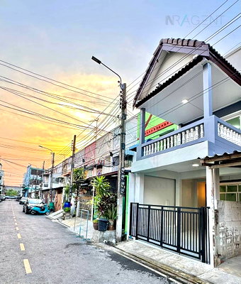 ทาวน์โฮม นนทบุรี : 📌 ขายทาวน์เฮาส์ โครงการ พรไพศาล 2 ชั้น 2 ห้องนอน 2 ห้องน้ำ