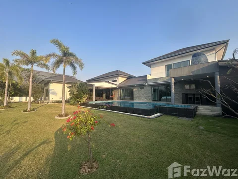 Lakeside Pool Villa in Unique Boutique Development 5959532