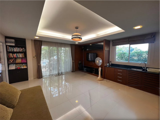 Houses for sale : Ready to move in!!!!! Beautiful & Perfect Location house for sale in The villa Rattanathibet  Tha-it, Nonthaburi 