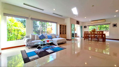 ขายบ้านเดี่ยว :  ขายบ้านโครงการวรารมย์เจริญเมือง (เชียงใหม่-สันกำแพง) เนื้อที่ 99 ตร.ว.5 นอน 4 น้ำ 1 นั่งเล่น 1 ห้องอาหาร 2 จอด ราคา 8.9ล้านบาท ตกแต่งพร้อมอยู่ 