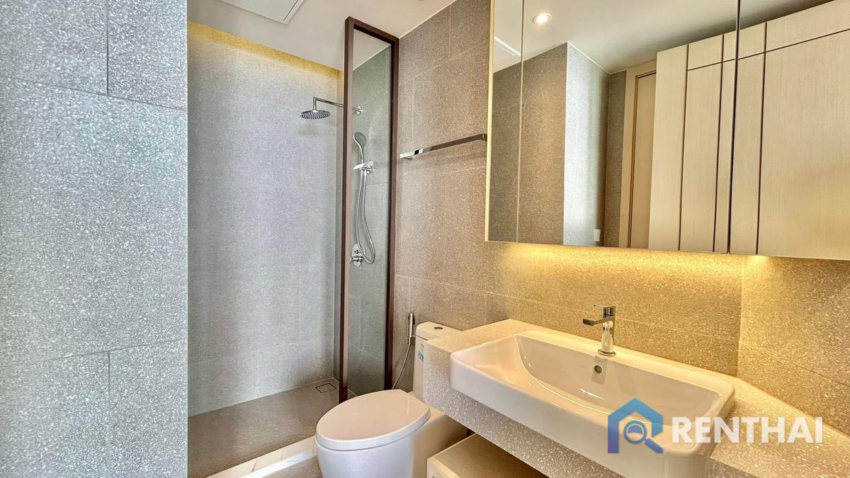 รูป คอนโดหรู 2 ห้องนอนArom Wongamat ให้เช่า ชั้นสูงพร้อมวิวพาโนรามา - รูปที่ 7/25