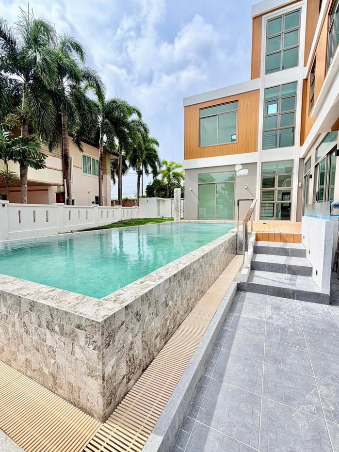 picture Luxury 3-Storey Pool Villa with Sky Deck for Sale – Chalong, Phuket - 6/7