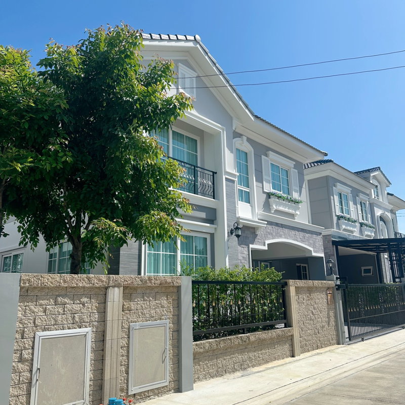 Houses for rent : For Rent: Golden Neo Sukhumvit–Lasalle  Beautiful and very well-maintained home • 4 Bedrooms • 3 Bathrooms • Usable area: 180 sq.m.