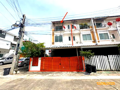 Townhouses for sale : TOWN HOUSE 29.8 Sq.w. Bang Khun Thian Bangkok for 4.5M