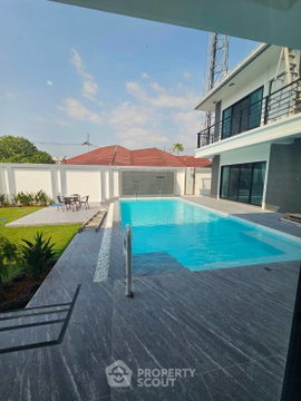 วิลล่า 4 ห้องนอน ให้เช่า Luxury New Build โซนพัทยาตะวันออก (หนองปรือ) (ID 2635093)