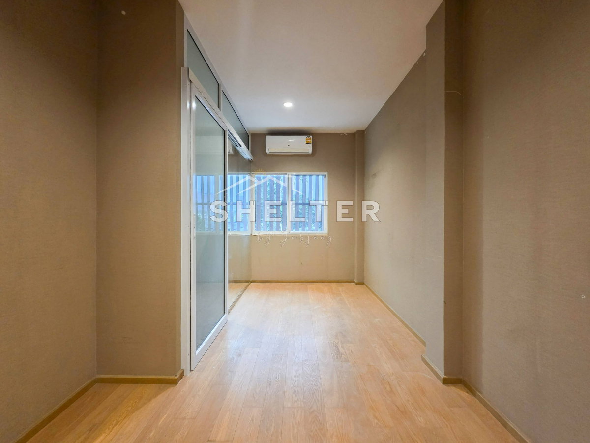 รูป บ้านเดี่ยว 3 ชั้น สไตล์โมเดิร์น สายไฟโครงการลงดิน ใกล้เดอะไนน์และ ABAC 🏠 - รูปที่ 11/23