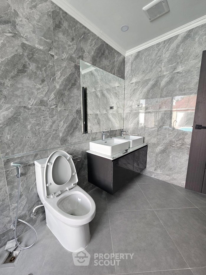 รูป วิลล่า 4 ห้องนอน ให้เช่า Luxury New Build โซนพัทยาตะวันออก (หนองปรือ) (ID 2635093) - รูปที่ 18/18