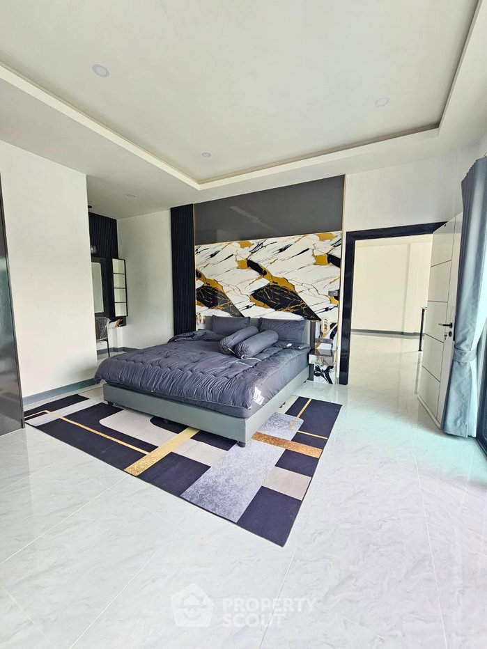 รูป วิลล่า 4 ห้องนอน ให้เช่า Luxury New Build โซนพัทยาตะวันออก (หนองปรือ) (ID 2635093) - รูปที่ 9/18