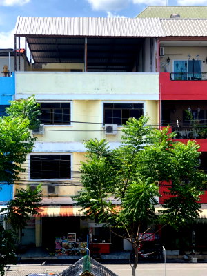 Apartment building for sale Sadao Songkhla : Sell Apartment 2 Bd 14 room + furniture