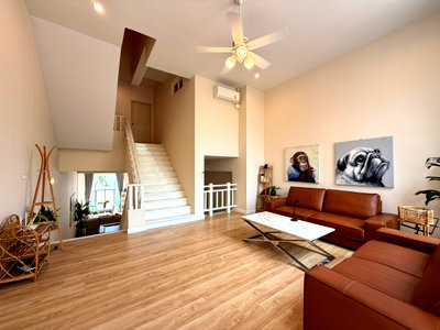 เช่าทาวน์โฮม ชลบุรี : For Rent : คาซาลูน่า Beach Front : บ้านสวยติดทะเล ตกแต่งสวย พร้อมเข้าอยู่ มีชายหาดส่วนตัว