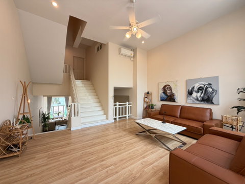 For Rent : คาซาลูน่า Beach Front : บ้านสวยติดทะเล ตกแต่งสวย พร้อมเข้าอยู่ มีชายหาดส่วนตัว