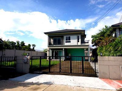 เช่าบ้านเดี่ยว ม.เทคโนโลยีมหานคร : ให้เช่าหมู่บ้าน The Plant ฉลองกรุง (121.40 ตร.ว.) ตกแต่งพร้อมอยู่