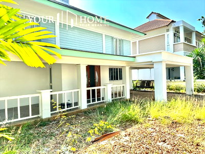 Houses for sale : Bangsaen Mahanakhon Village: 105 sq m, 3 bedrooms, 4 bathrooms, near Bangsaen beach, in the heart of convenience.