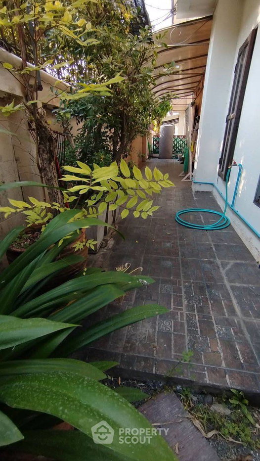 picture Pet-Friendly 3-BR House For Sale, Janbua Suai Village, Saen Saep (ID 2636943) - 4/11