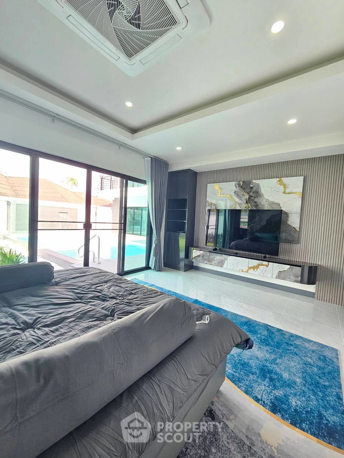 รูป วิลล่า 4 ห้องนอน ให้เช่า Luxury New Build โซนพัทยาตะวันออก (หนองปรือ) (ID 2635093) - รูปที่ 2/18
