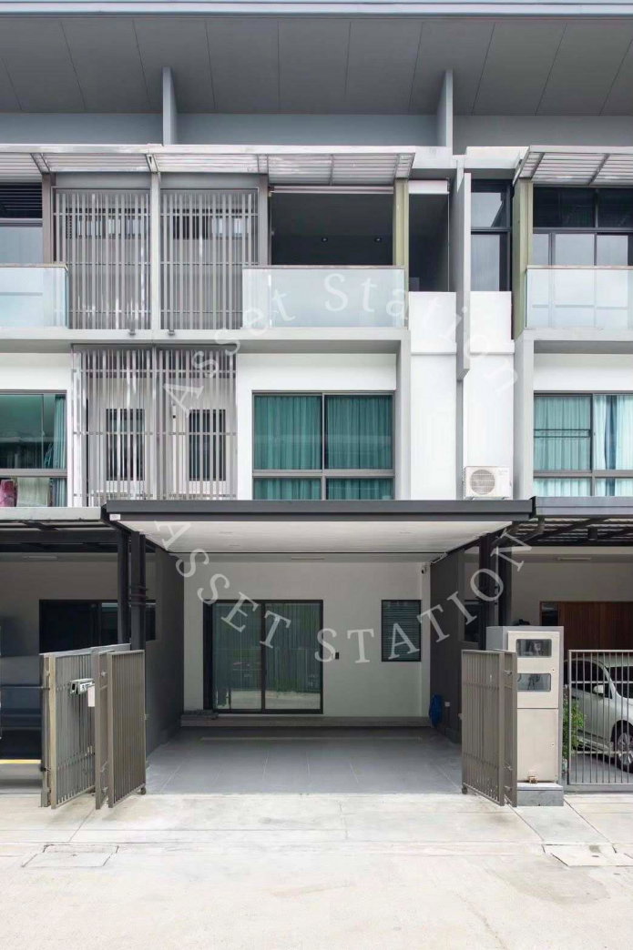 Townhouses for sale : ✨🏡 Townhome for sale, The Landmark Ekamai - Ramindra, 3 stories, spacious, ready to move in immediately 💎