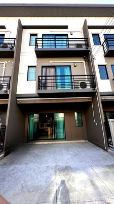 ทาวน์โฮมให้เช่า : 🏡✨ ให้เช่าทาวน์โฮม 3 ชั้น – บ้านกลางเมือง ศรีนครินทร์–อ่อนนุช ทำเลดี เดินทางสะดวก พร้อมเข้าอยู่ หิ้วกระเป๋ามาได้เลย