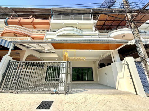  Mu Baan Navin | Renovated 4 Bedroom Townhouse For Rent - BR49077TH