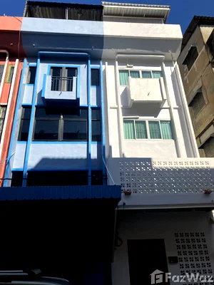 Townhouses for sale Kasetsart University : 3 Bedroom Townhouse for sale in Lat Yao, Bangkok  982746