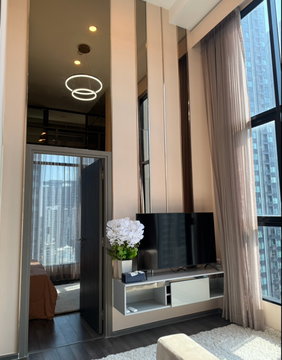 ว่างพร้อมอยู่! Knightsbridge space. 2นอน 44ตร.ม. Line id: @pfagent